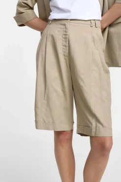 Bermuda con tasche verticali e pinces