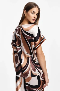 Blusa fantasia a maniche corte