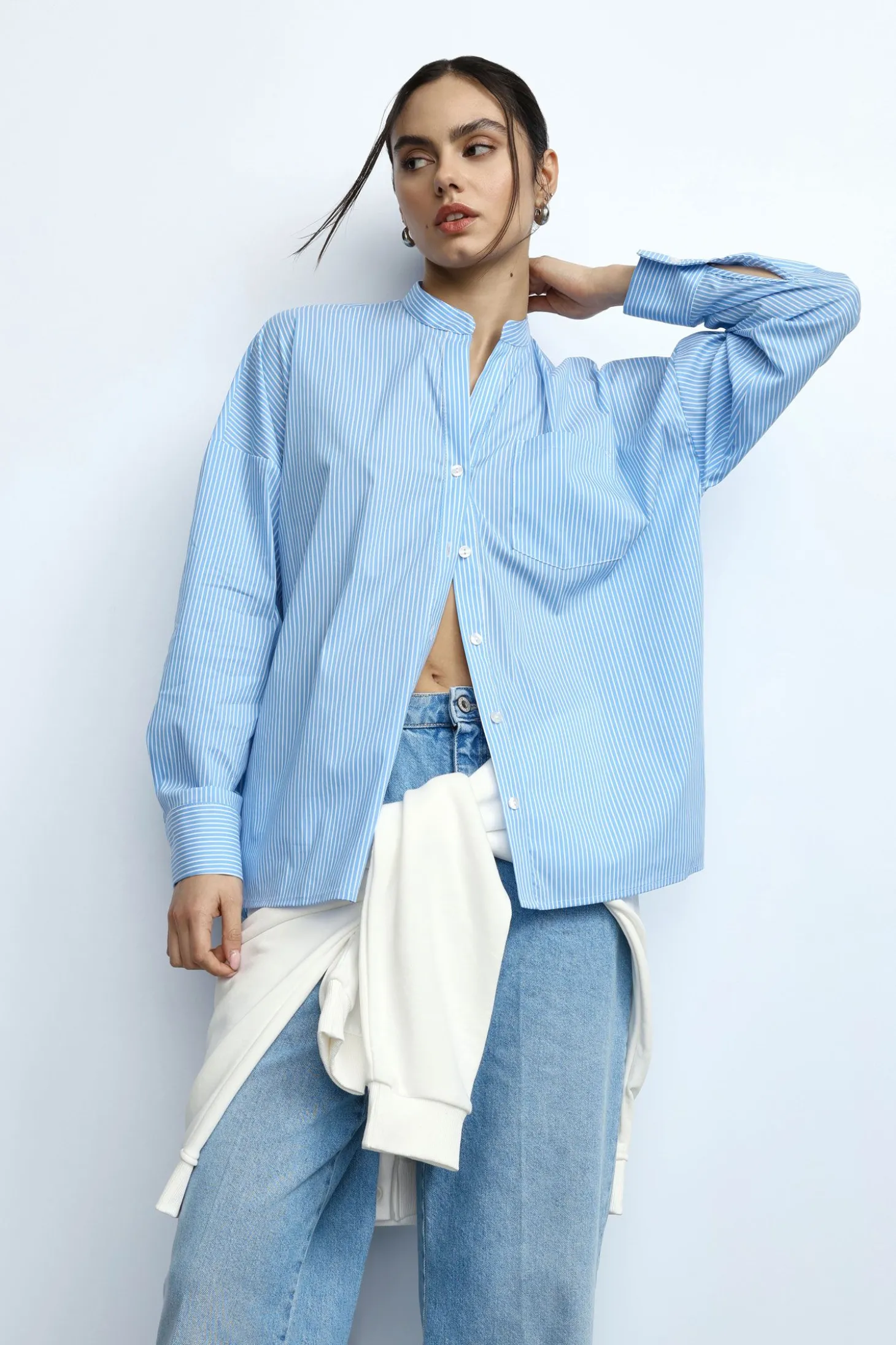 Camicia a righe con collo coreano
