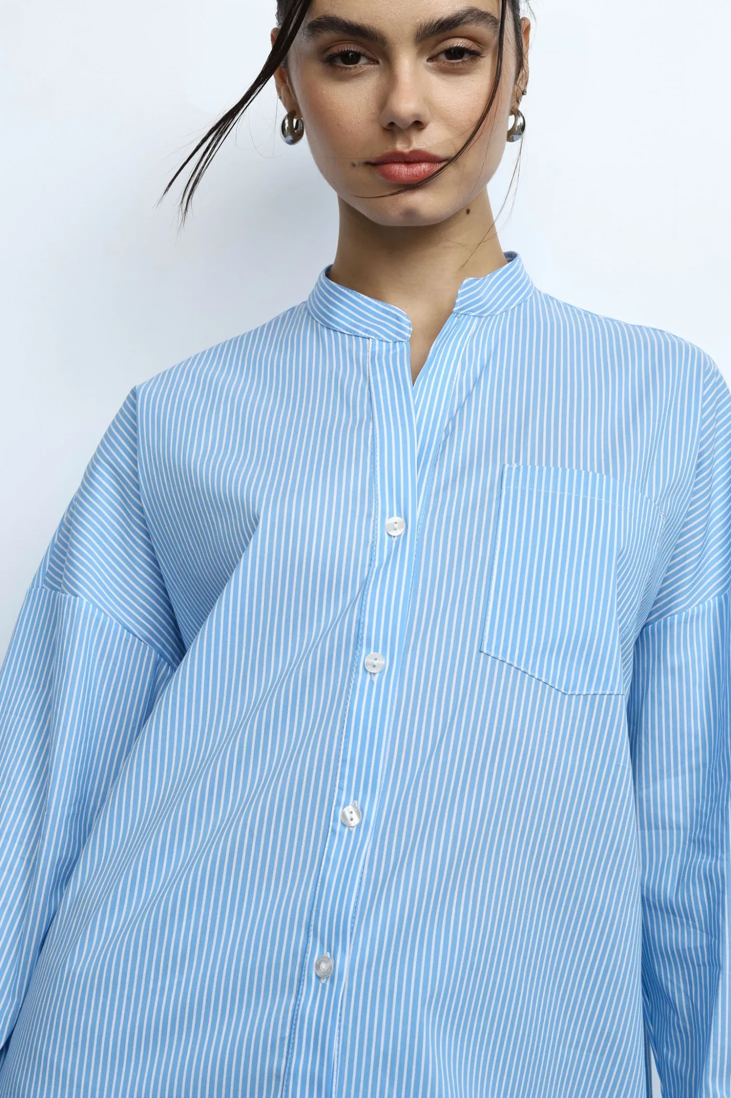 Camicia a righe con collo coreano