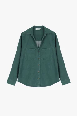Camicia con bottoni e tasche