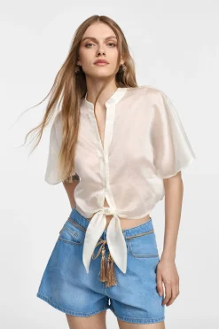 Camicia corta con nodo frontale