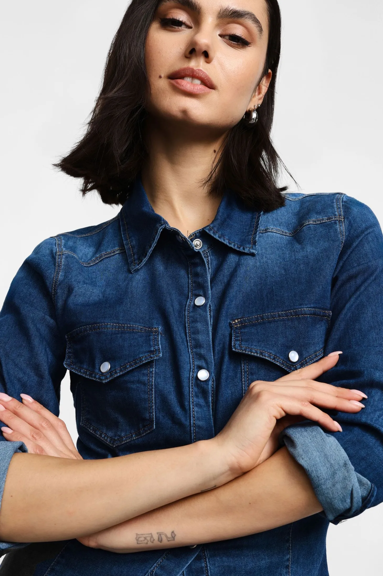 Camicia denim con tasche e bottoni