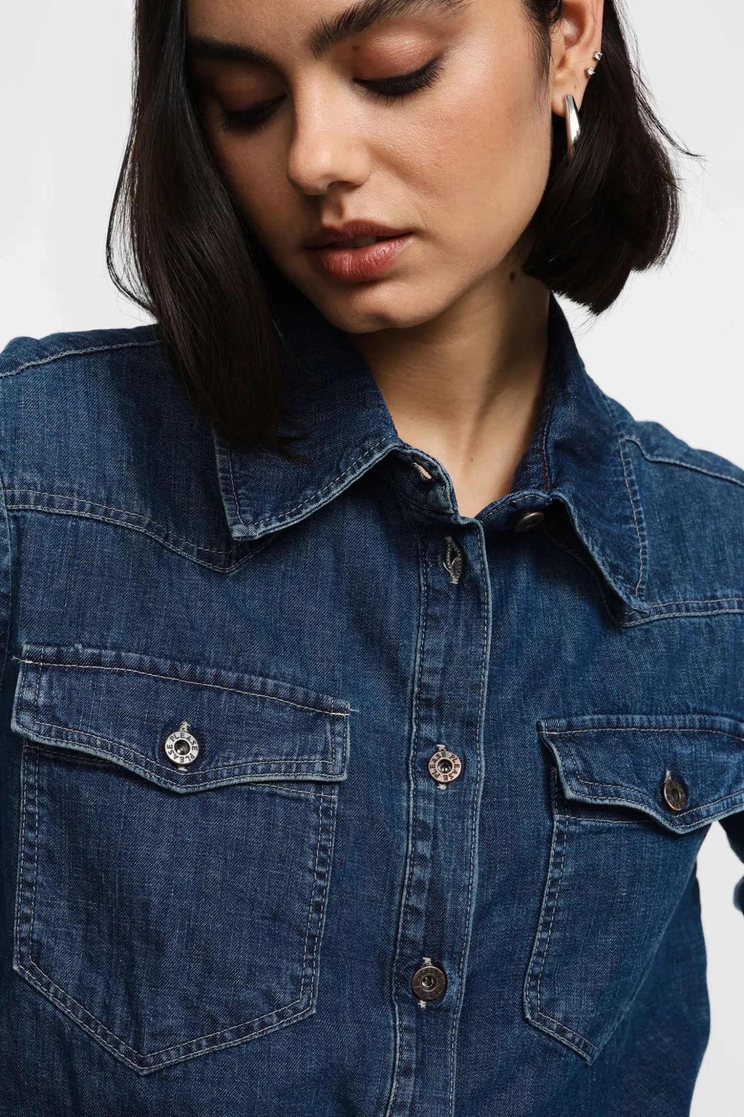 Camicia di jeans con colletto classico e bottoni
