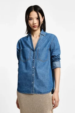 Camicia in denim con tasche e bottoni