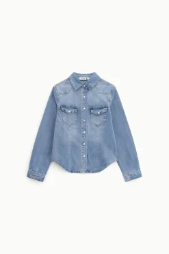 Camicia in denim con tasche e bottoni
