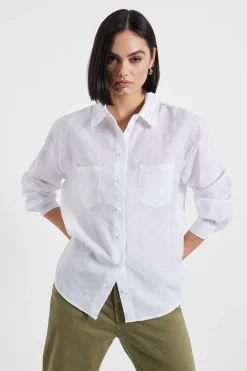 Camicia monocolour con colletto classico e taschini applicati