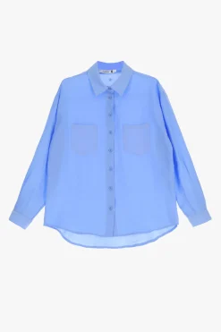 Camicia monocolour con colletto classico e taschini applicati