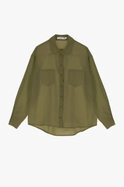 Camicia monocolour con colletto classico e taschini applicati