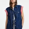 Gilet in denim con bottoni e maniche a righe