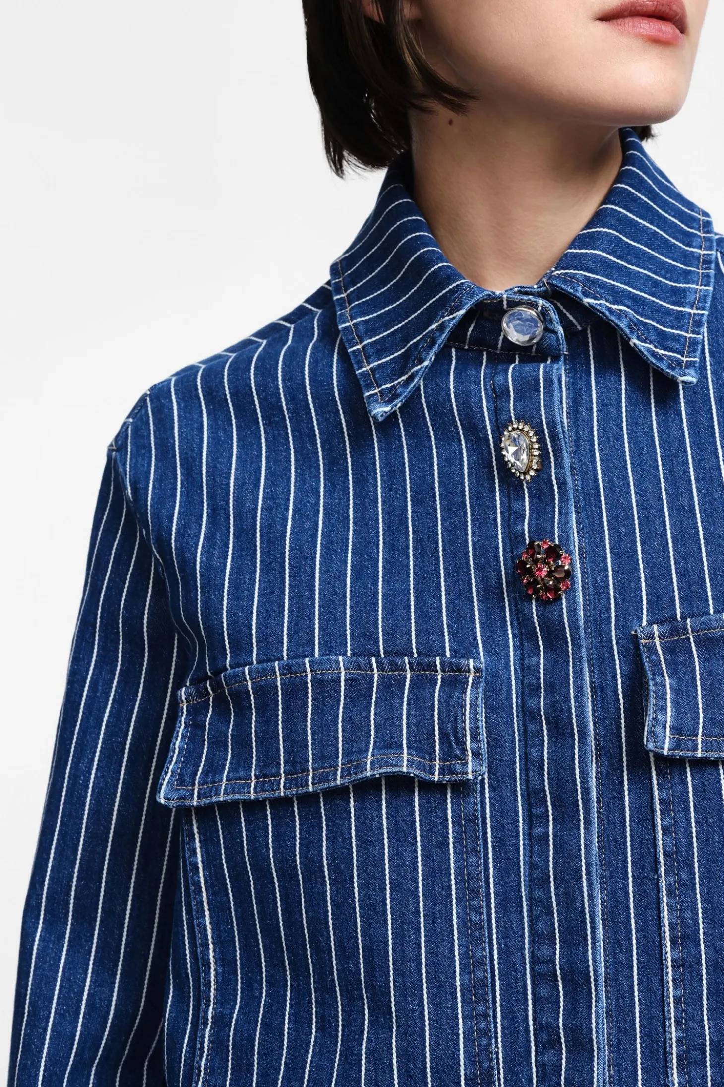 Giubbotto denim a righe con bottoni