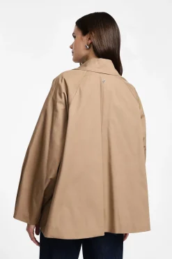 Giubbotto stile trench con chiusura a bottoni