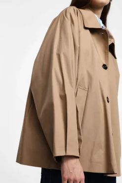 Giubbotto stile trench con chiusura a bottoni