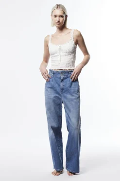 Jeans a gamba larga con vita alta
