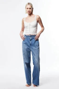Jeans a gamba larga con vita alta