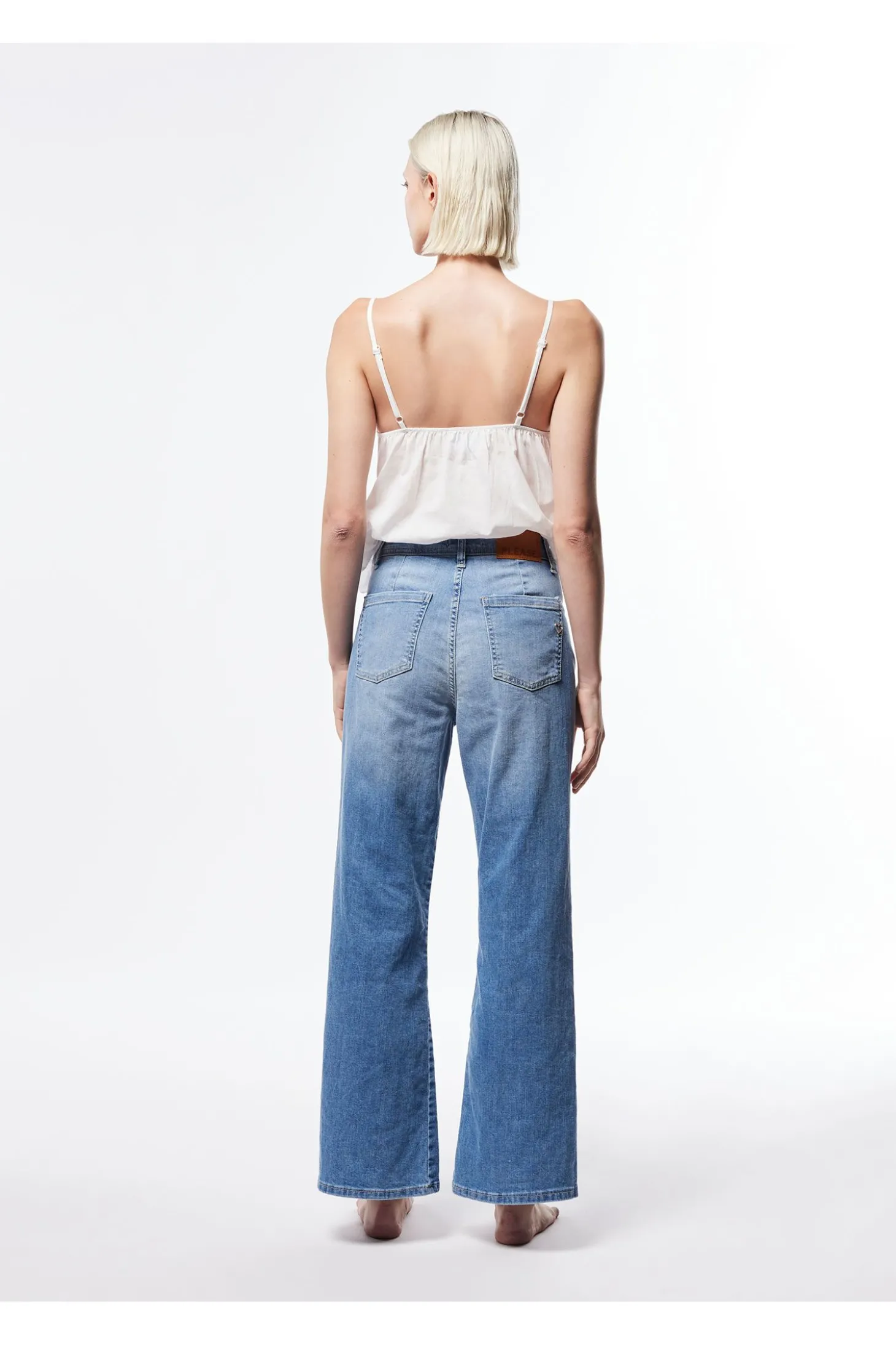 Jeans flare con vita media e tasche