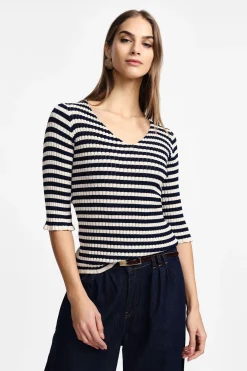 Maglia a righe con scollo a v