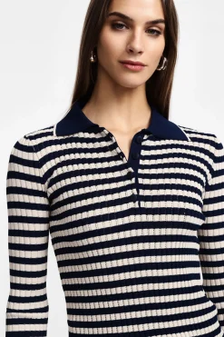 Maglione a righe con colletto
