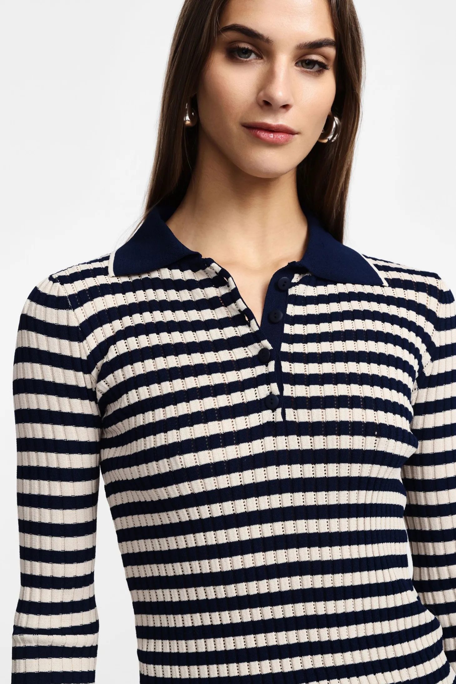 Maglione a righe con colletto