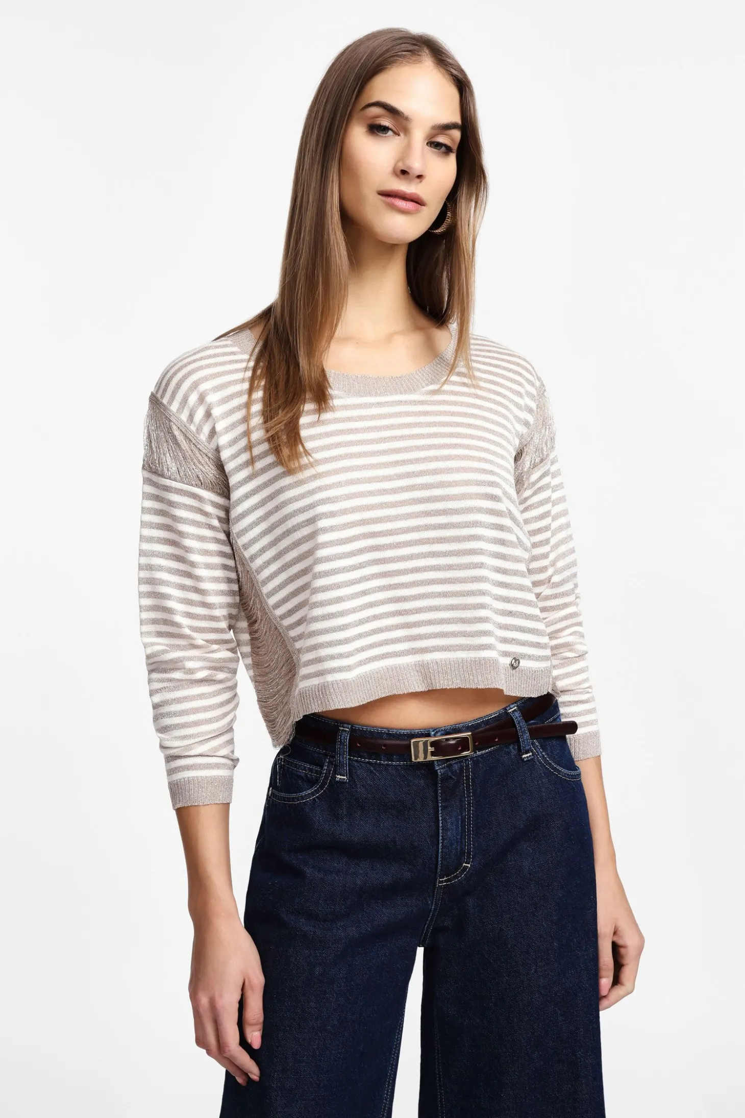 Maglione a righe con maniche lunghe
