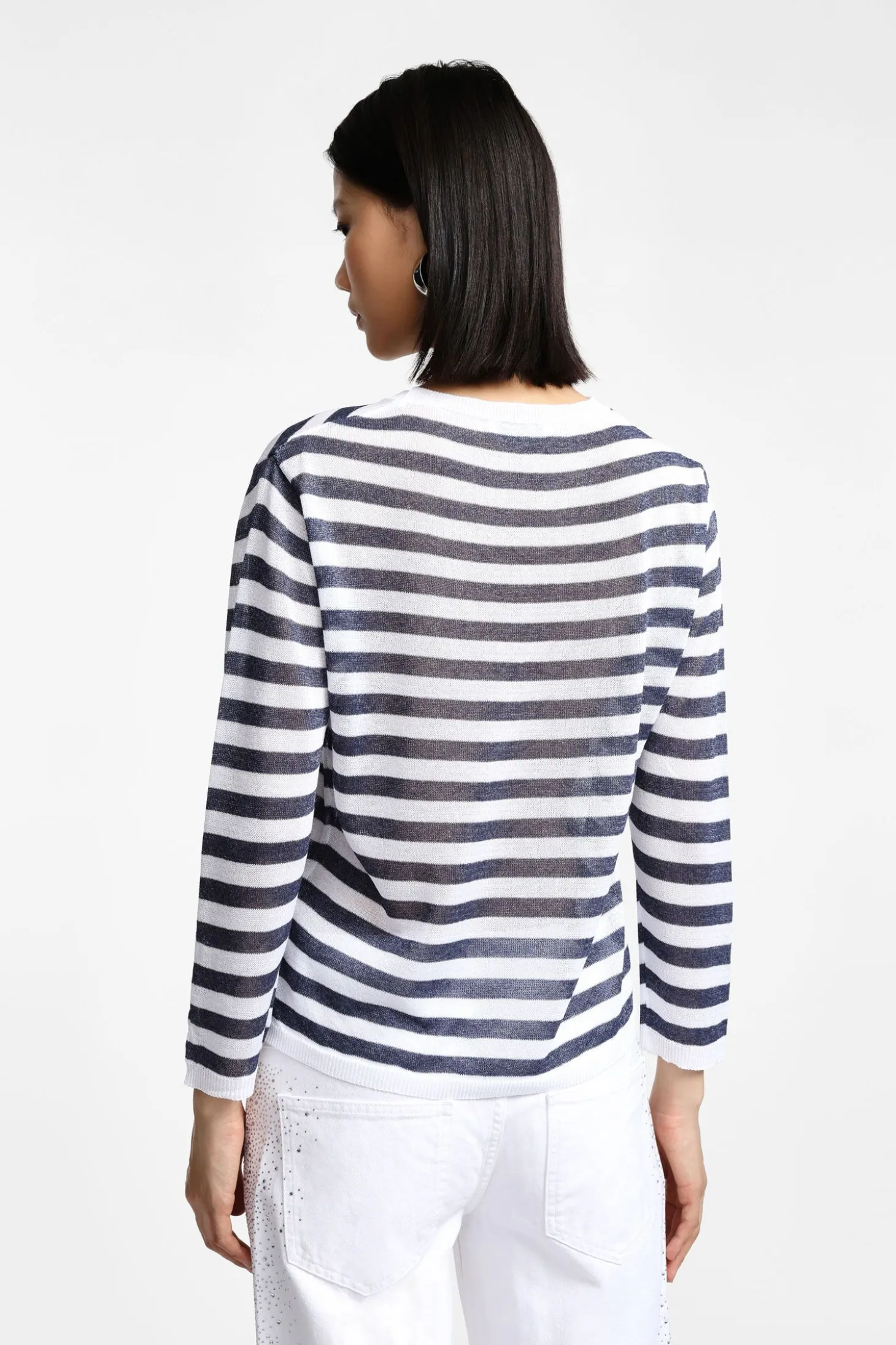Maglione a righe con maniche lunghe