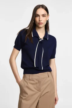 Maglione con colletto e righe