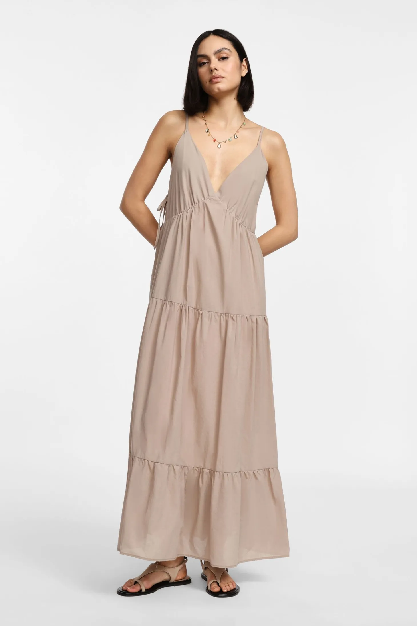 Maxi abito con spalline sottili
