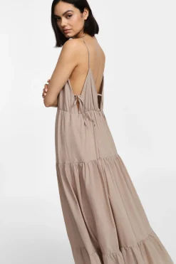 Maxi abito con spalline sottili