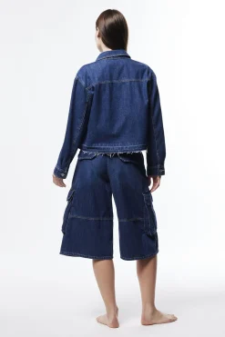 Pantaloncini a ginocchio in denim con tasche
