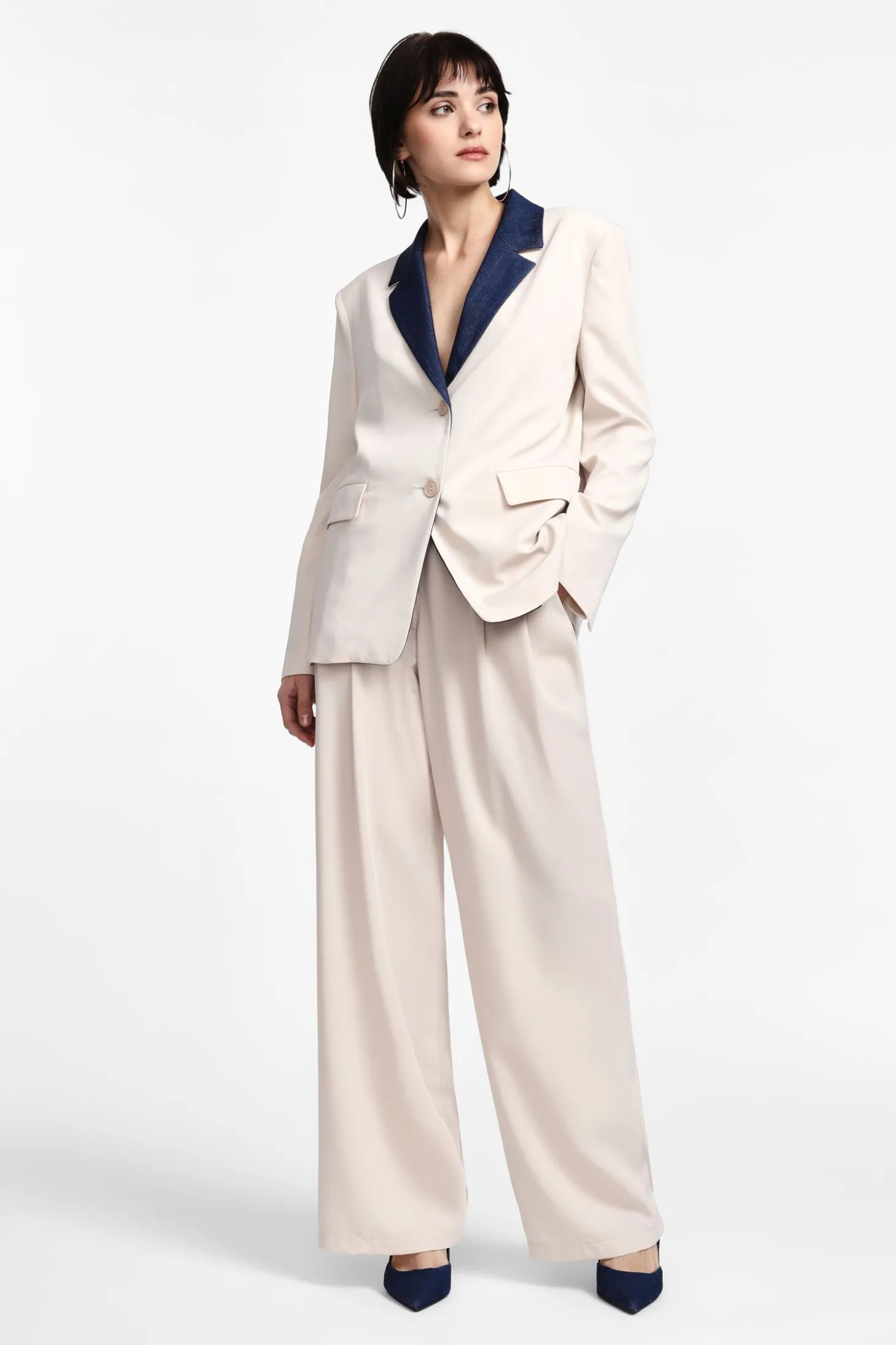 Pantaloni a gamba larga con pinces