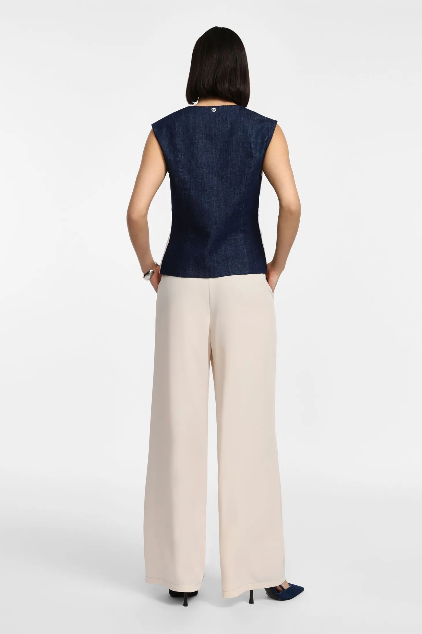 Pantaloni a gamba larga con pinces