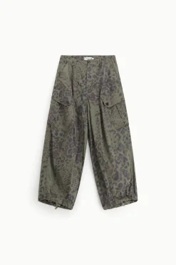 Pantaloni cargo animalier con orlo regolabile