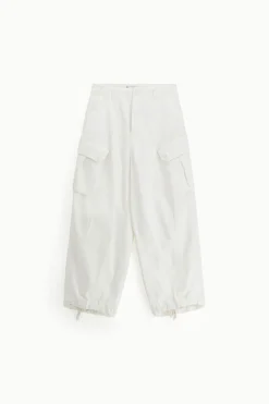 Pantaloni con tasche grandi e orli regolabili