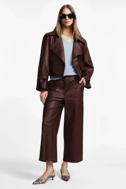 Pantaloni in similpelle a gamba larga dritta