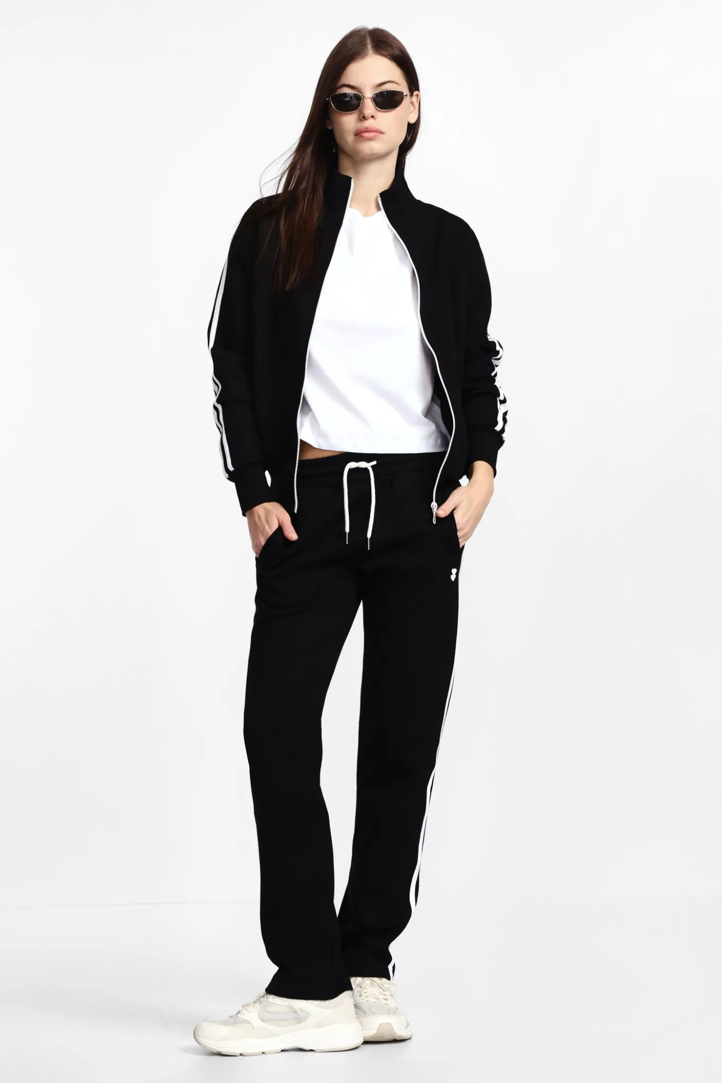 Pantaloni jogging con righe e coulisse