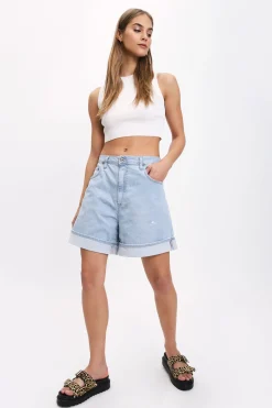 Shorts svasati in denim chiaro