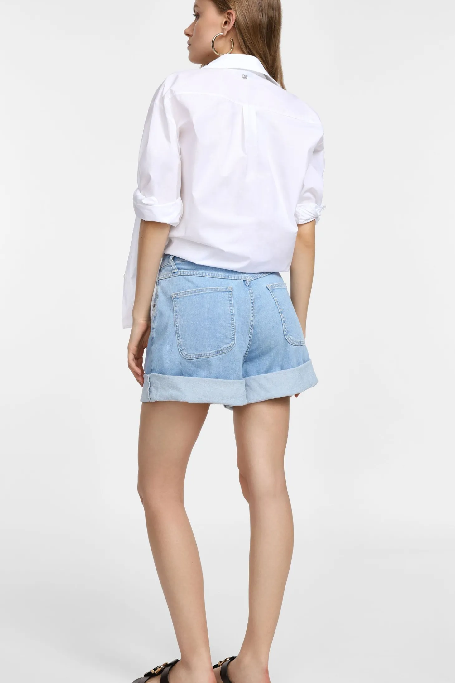 Shorts svasati in denim chiaro