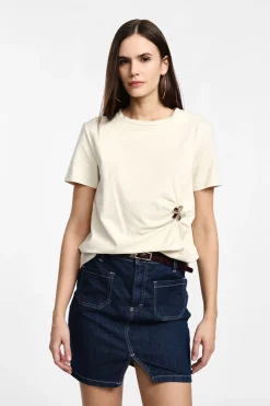 T-shirt con maniche corte e dettaglio