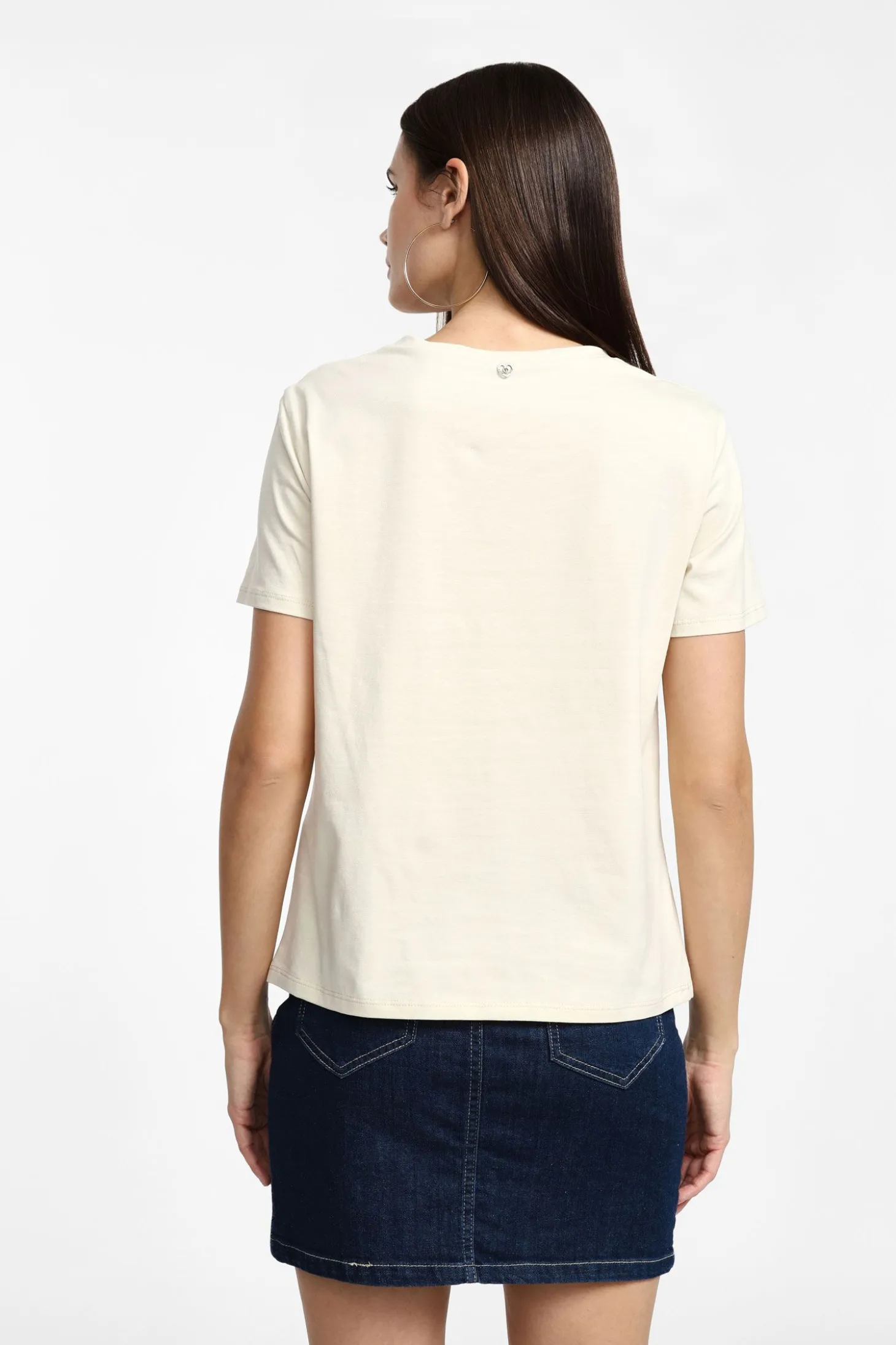 T-shirt con maniche corte e dettaglio
