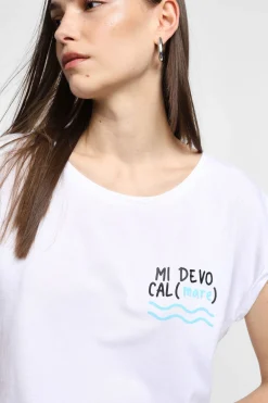 T-shirt con scritta sulla parte anteriore