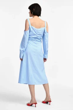 Vestito a righe con spalline e maniche